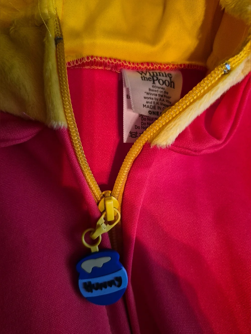 Disney Winnie the Pooh Onesie w/Hood - Picture 4 of 6